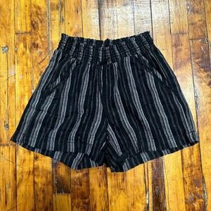Briggs Shorts Women's Small Black White Striped Elastic Waist Pull On Preppy